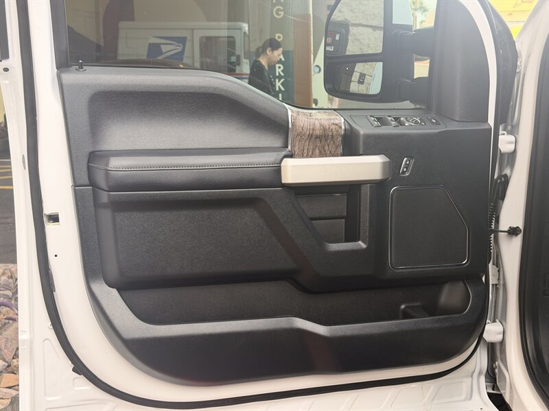2018 Ford F-250 Super Duty Lariat DIESEL TRUCK 4WD LOW MI F250 4X4 - Photo 10 - Scottsdale, AZ 85257
