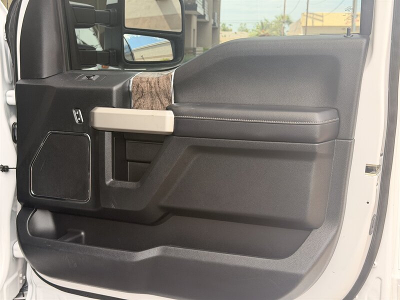 2018 Ford F-250 Super Duty Lariat DIESEL TRUCK 4WD LOW MI F250 4X4 - Photo 25 - Scottsdale, AZ 85257