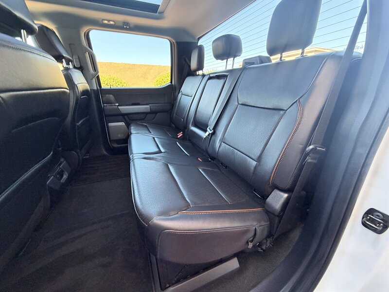 2025 Ford F-350 Super Duty Lariat LIFTED LONG BED DIESEL TRUCK 4WD - Photo 52 - Scottsdale, AZ 85257