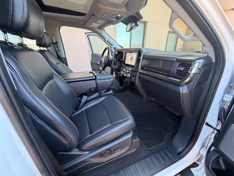 2025 Ford F-350 Super Duty Lariat LIFTED LONG BED DIESEL TRUCK 4WD - Photo 36 - Scottsdale, AZ 85257