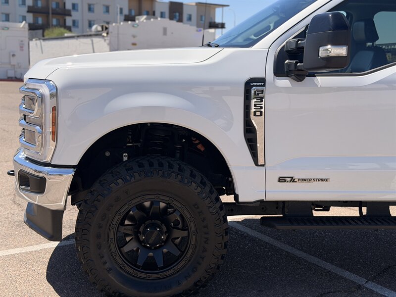 2025 Ford F-350 Super Duty Lariat LIFTED LONG BED DIESEL TRUCK 4WD - Photo 10 - Scottsdale, AZ 85257
