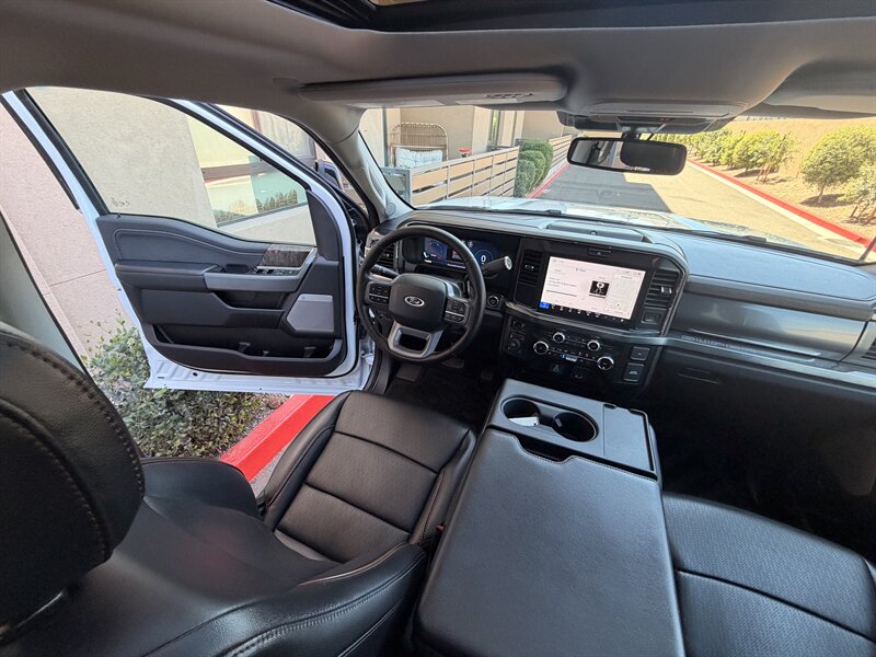 2025 Ford F-350 Super Duty Lariat LIFTED LONG BED DIESEL TRUCK 4WD - Photo 30 - Scottsdale, AZ 85257