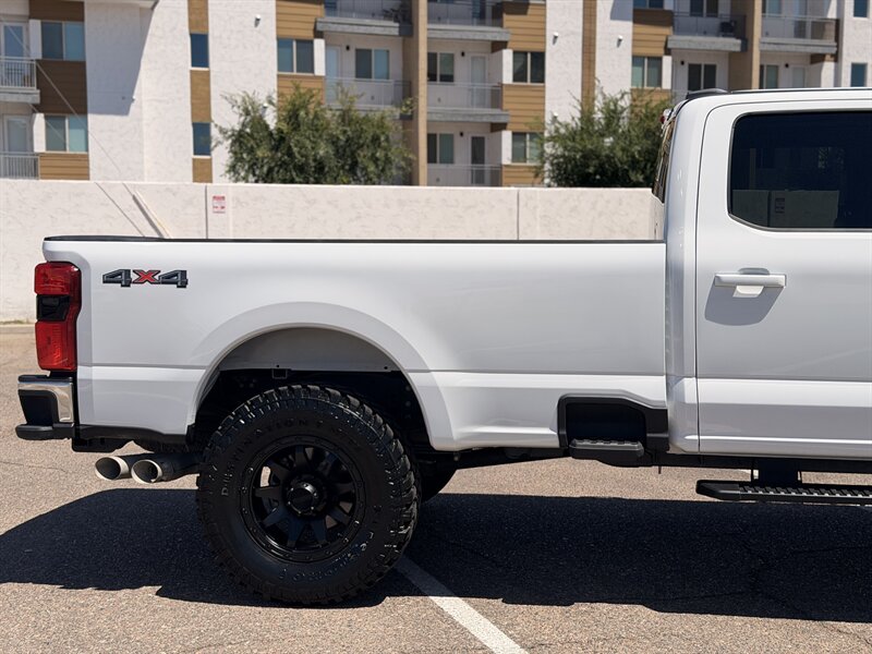2025 Ford F-350 Super Duty Lariat LIFTED LONG BED DIESEL TRUCK 4WD - Photo 3 - Scottsdale, AZ 85257