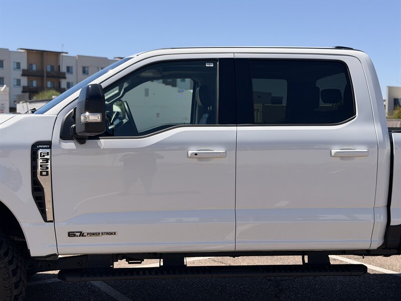 2025 Ford F-350 Super Duty Lariat LIFTED LONG BED DIESEL TRUCK 4WD - Photo 11 - Scottsdale, AZ 85257