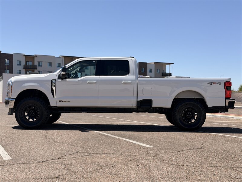 2025 Ford F-350 Super Duty Lariat LIFTED LONG BED DIESEL TRUCK 4WD - Photo 9 - Scottsdale, AZ 85257