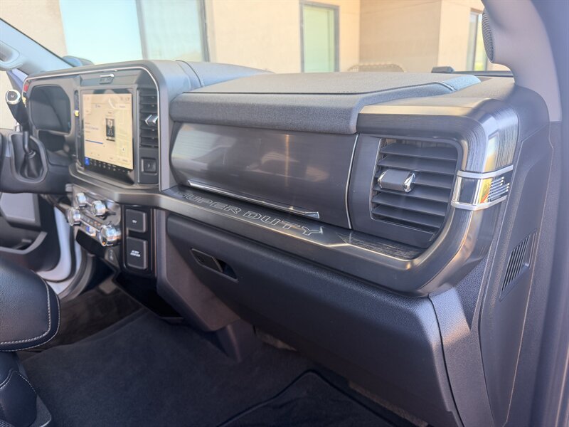2025 Ford F-350 Super Duty Lariat LIFTED LONG BED DIESEL TRUCK 4WD - Photo 41 - Scottsdale, AZ 85257