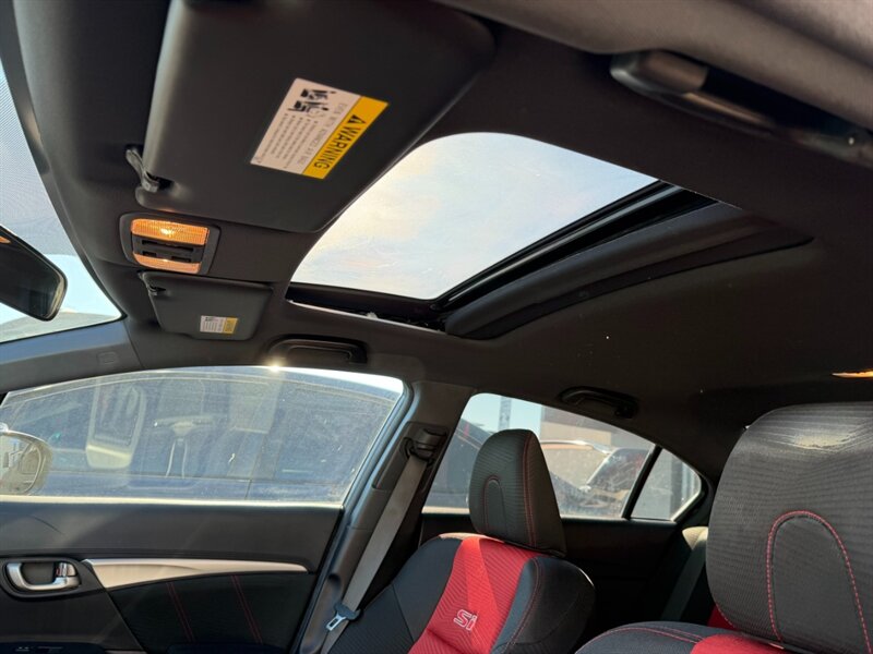 2015 Honda Civic Si photo 3