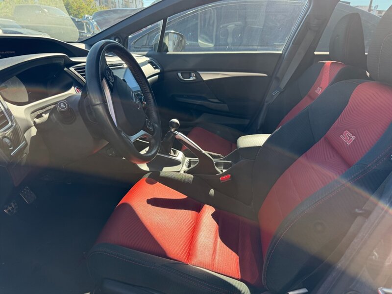 2015 Honda Civic Si photo 2