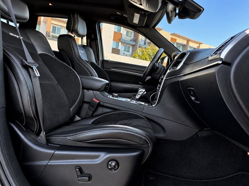 2017 Jeep Grand Cherokee SRT 4WD SUV 6.4L V8 HEMI JEEP CHEROKEE SRT HEMI - Photo 30 - Scottsdale, AZ 85257