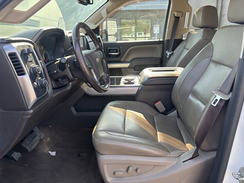 2017 Chevrolet Silverado 2500 LTZ DIESEL TRUCK 4WD LOW MI CHEVY SILVERADO 2500 - Photo 11 - Scottsdale, AZ 85257