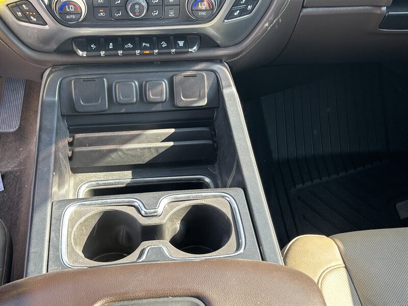 2017 Chevrolet Silverado 2500 LTZ DIESEL TRUCK 4WD LOW MI CHEVY SILVERADO 2500 - Photo 20 - Scottsdale, AZ 85257