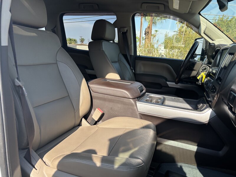 2017 Chevrolet Silverado 2500 LTZ DIESEL TRUCK 4WD LOW MI CHEVY SILVERADO 2500 - Photo 29 - Scottsdale, AZ 85257