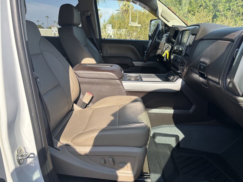 2017 Chevrolet Silverado 2500 LTZ DIESEL TRUCK 4WD LOW MI CHEVY SILVERADO 2500 - Photo 28 - Scottsdale, AZ 85257