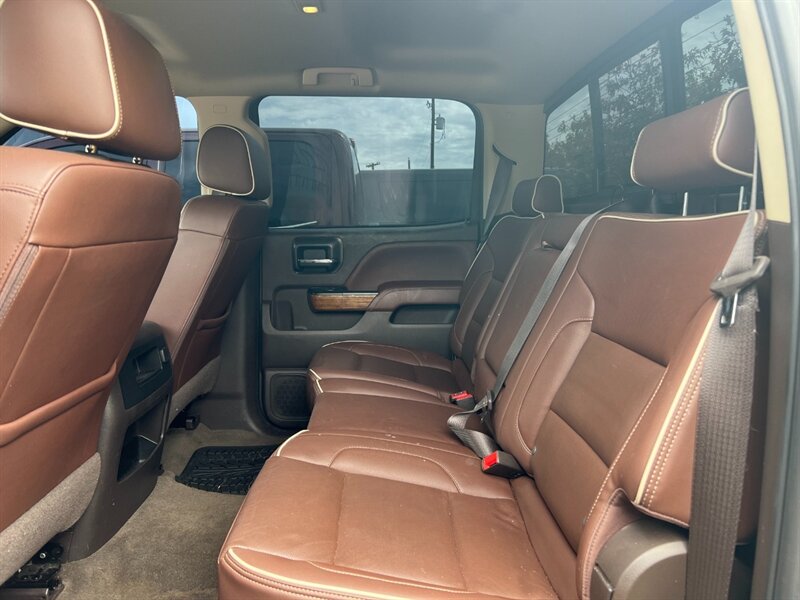 2018 Chevrolet Silverado High Country 2500HD photo 2