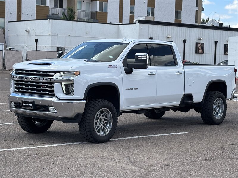 White 2022 Chevrolet Silverado 2500HD LTZ Crew Cab LB 4WD Pickup Truck Four-Wheel Drive Automatic