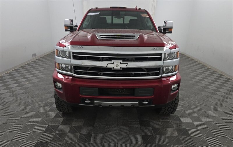 2018 Chevrolet Silverado 2500HD High Country photo 2