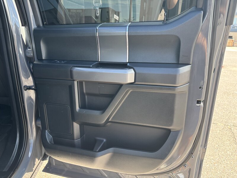 2020 Ford F-150 XLT photo 32