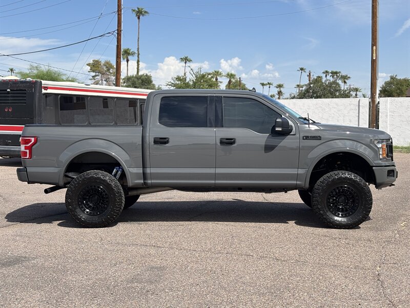 2020 Ford F-150 XLT photo 2