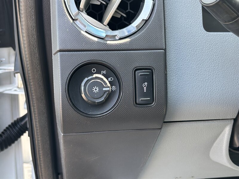 2011 Ford F-350 photo 16
