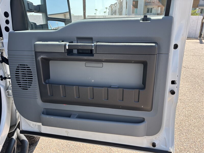 2011 Ford F-350 photo 26