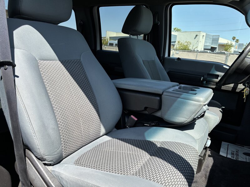 2011 Ford F-350 photo 29