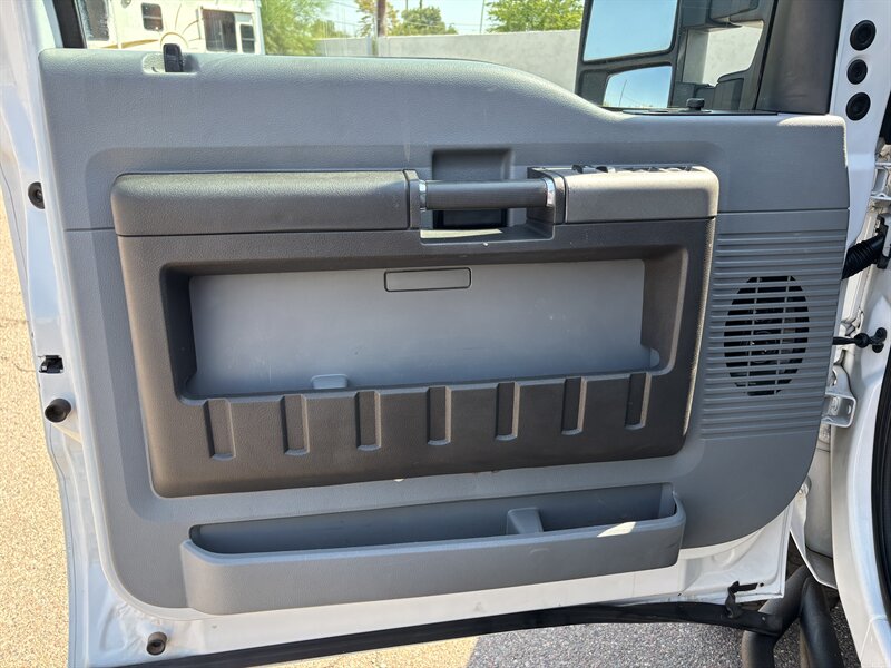 2011 Ford F-350 photo 10