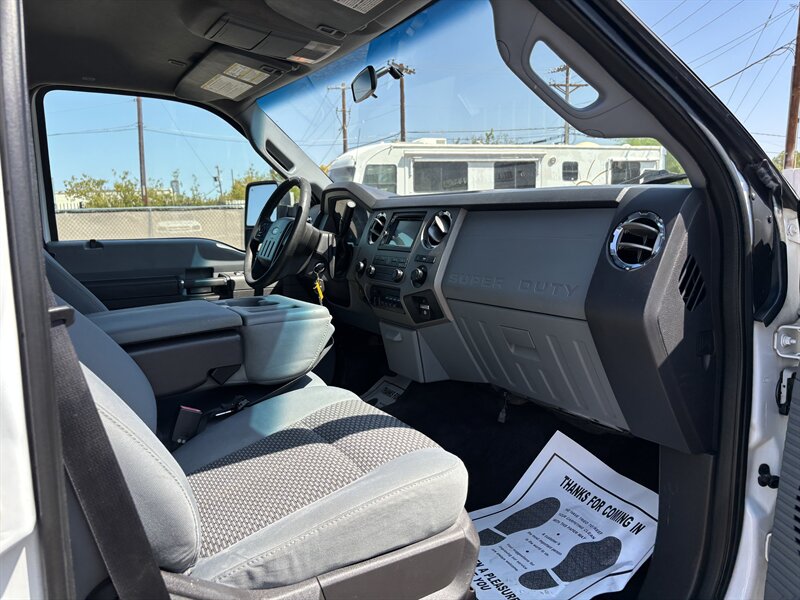 2011 Ford F-350 photo 27