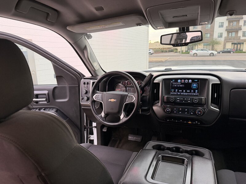 2018 Chevrolet Silverado 2500 DURAMAX DIESEL TRUCK 4WD LOW MI CHEVY 2500 DIESEL - Photo 12 - Scottsdale, AZ 85257