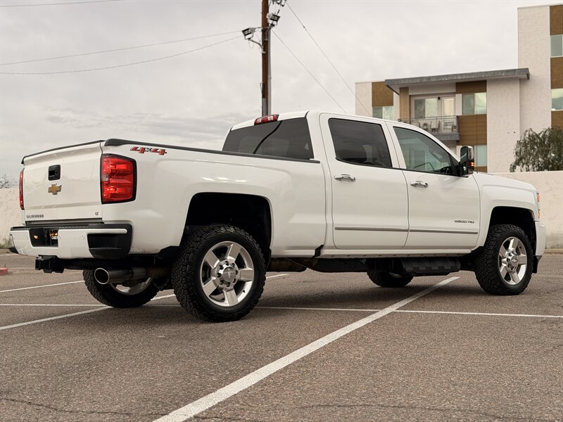 2018 Chevrolet Silverado 2500 DURAMAX DIESEL TRUCK 4WD LOW MI CHEVY 2500 DIESEL - Photo 3 - Scottsdale, AZ 85257