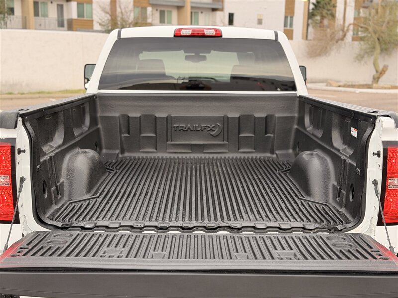 2018 Chevrolet Silverado 2500 DURAMAX DIESEL TRUCK 4WD LOW MI CHEVY 2500 DIESEL - Photo 6 - Scottsdale, AZ 85257