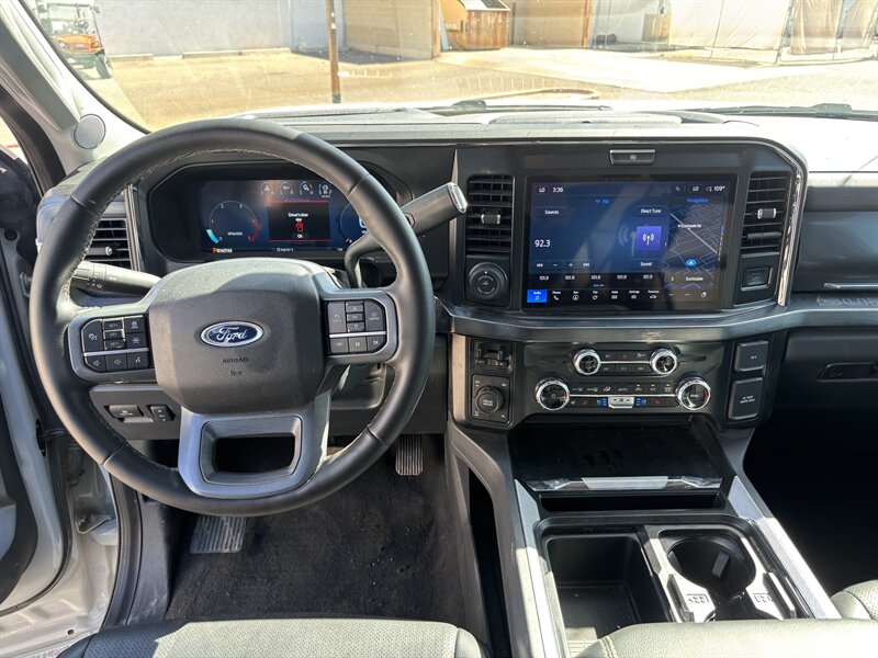 2025 Ford F-350 Super Duty Lariat LIFTED DIESEL TRUCK 4WD 37 " TIRE - Photo 19 - Scottsdale, AZ 85257