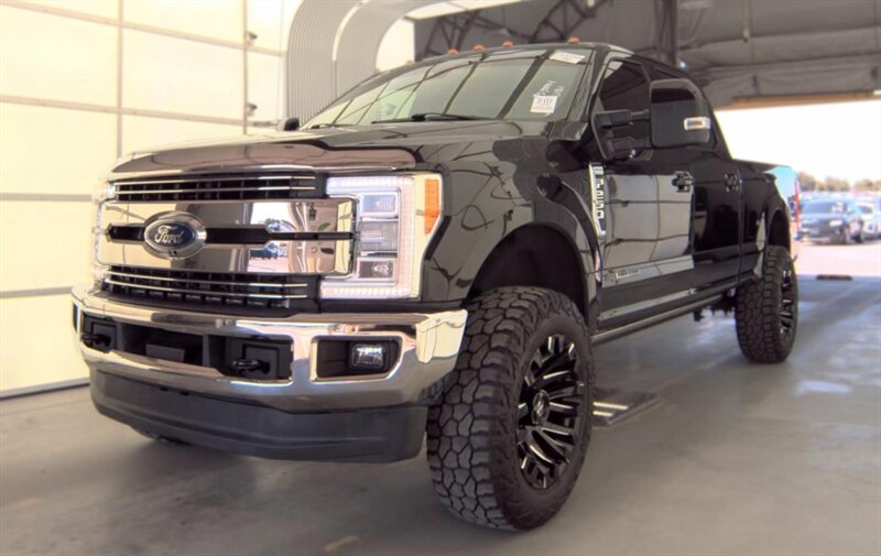2019 Ford F-250 Super Duty Lariat LIFTED DIESEL TRUCK 4WD 35 " TIRE - Photo 2 - Scottsdale, AZ 85257