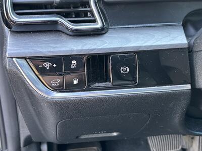 2023 Kia Sportage Plug-In Hybrid X-Line   - Photo 16 - Scottsdale, AZ 85257