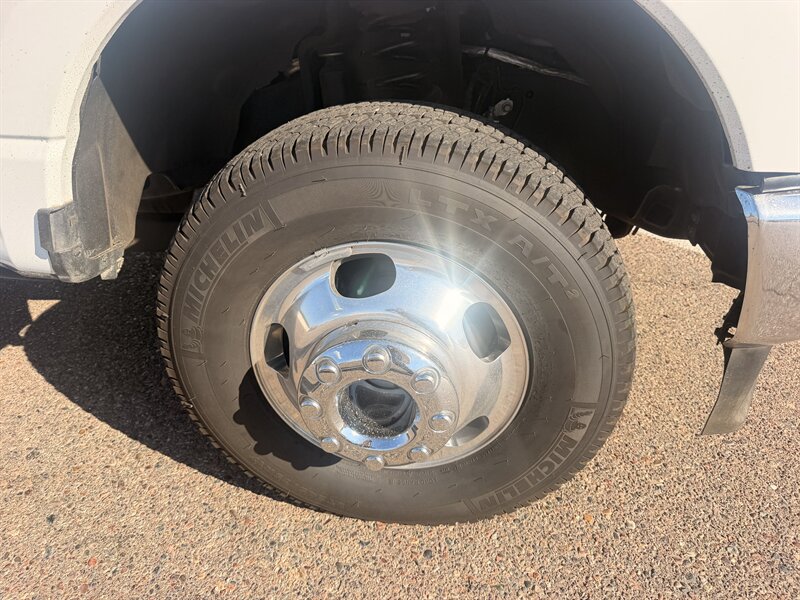 2023 Ford F-350 Super Duty Lariat HI OUTPUT DUALLY DIESEL TRUCK - Photo 17 - Scottsdale, AZ 85257