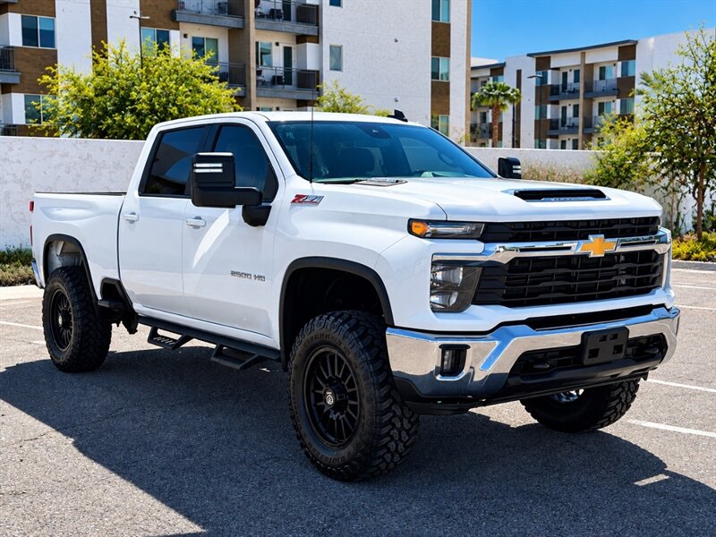 2024 Chevrolet Silverado 2500 LIFTED DIESEL TRUCK 4WD 3