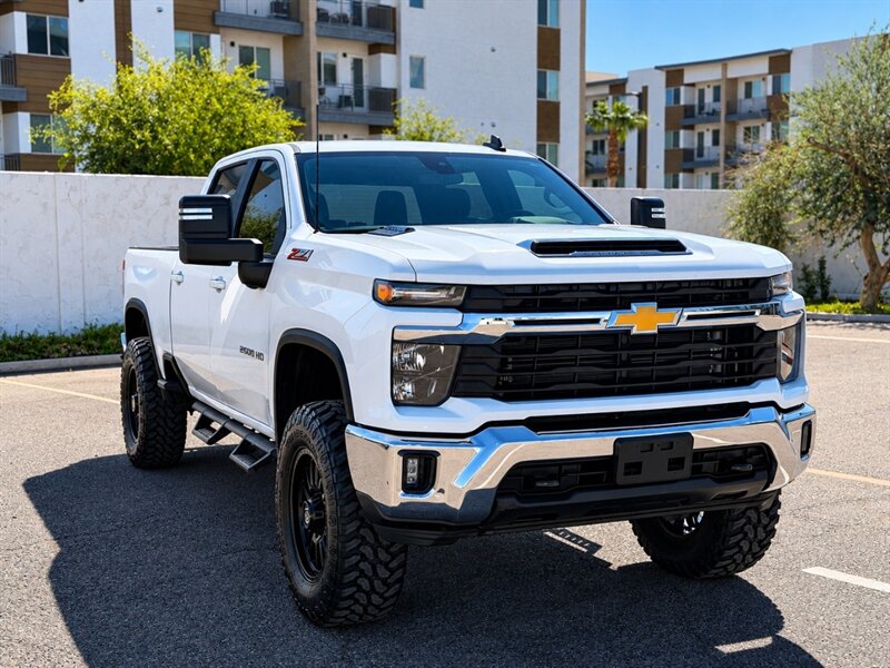 2024 Chevrolet Silverado 2500 LIFTED DIESEL TRUCK 4WD 3