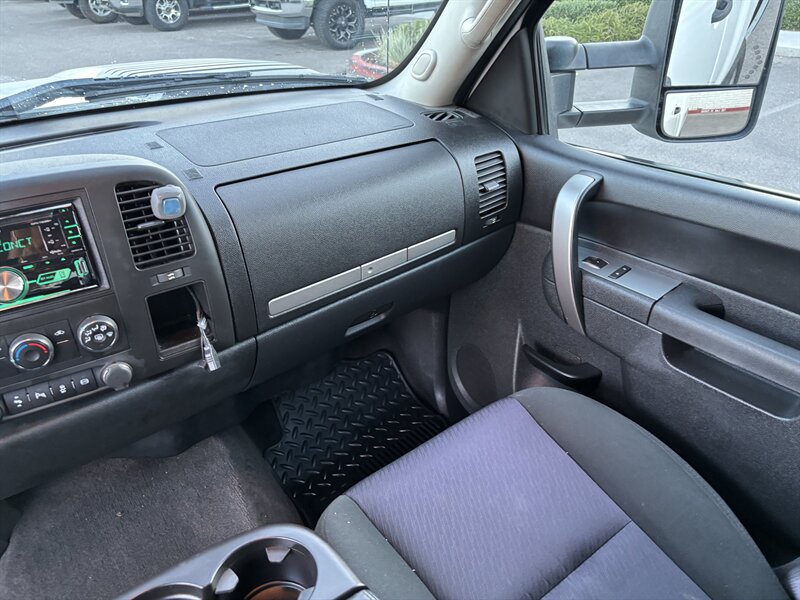 2013 Chevrolet Silverado 2500HD photo 23