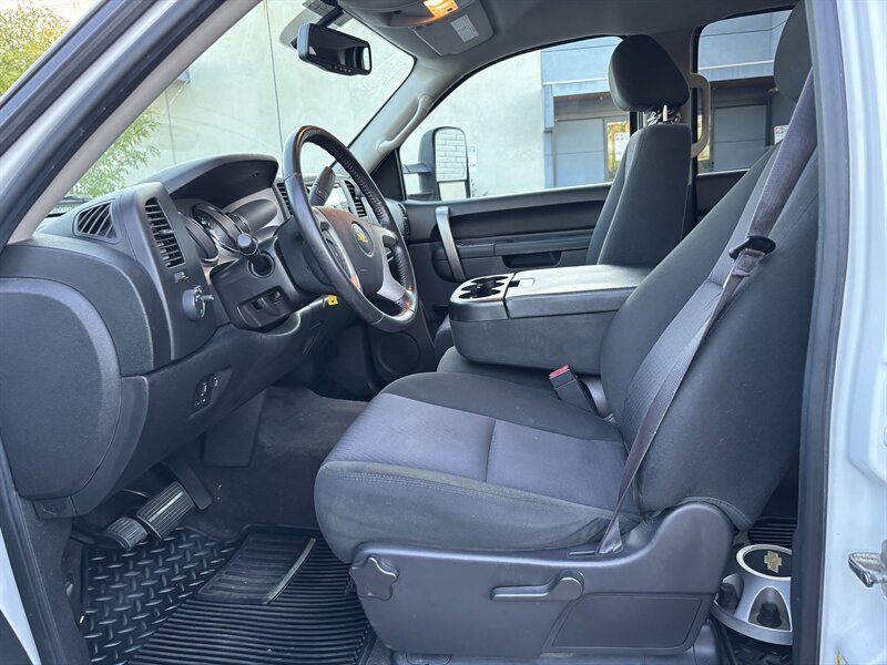 2013 Chevrolet Silverado 2500HD photo 11