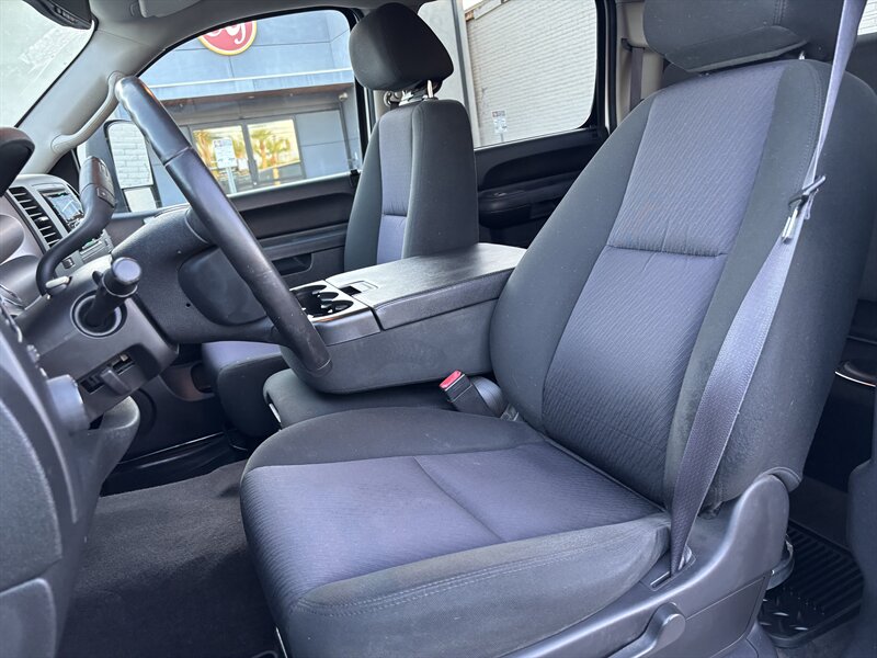 2013 Chevrolet Silverado 2500HD photo 12