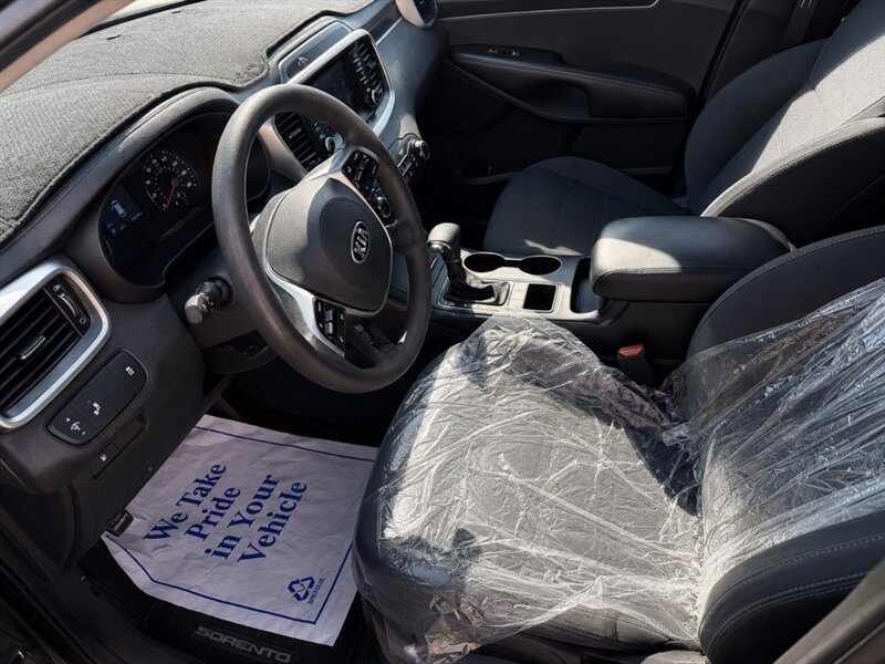 2019 Kia Sorento LX 3RD ROW SEAT SUV CARFAX 1 OWNER KIA SORENTO KIA - Photo 13 - Scottsdale, AZ 85257