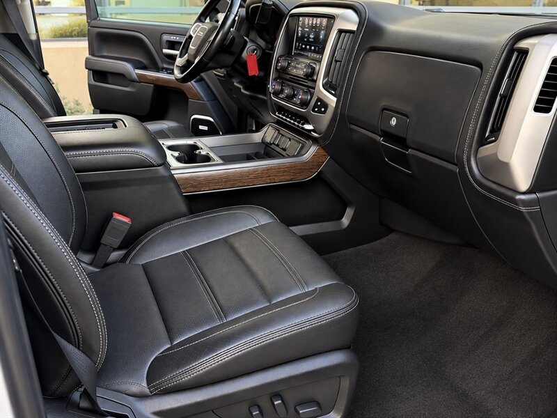 2018 GMC Sierra 3500 Denali DUALLY DIESEL TRUCK 4WD GMC SIERRA 3500 4X4 - Photo 19 - Scottsdale, AZ 85257