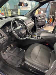 2019 Ford Explorer XLT  4x4  EYE CANDY - Photo 5 - Trenton, NJ 08629