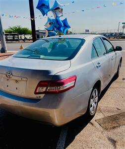 2010 Toyota Camry LE   - Photo 2 - Phoenix, AZ 85009