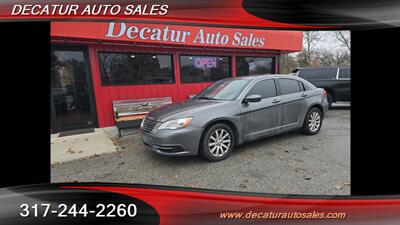 2013 Chrysler 200 Touring   - Photo 2 - Indianapolis, IN 46221