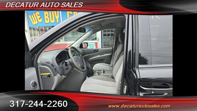 2012 Kia Sedona LX   - Photo 8 - Indianapolis, IN 46221