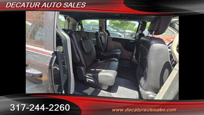 2019 Dodge Grand Caravan SXT   - Photo 9 - Indianapolis, IN 46221