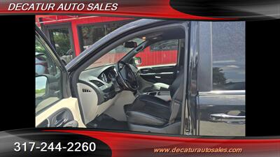 2019 Dodge Grand Caravan SXT   - Photo 6 - Indianapolis, IN 46221
