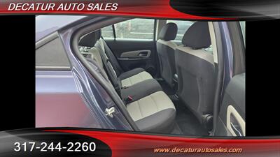 2014 Chevrolet Cruze LS Auto   - Photo 10 - Indianapolis, IN 46221