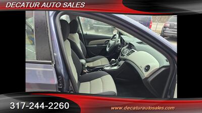 2014 Chevrolet Cruze LS Auto   - Photo 11 - Indianapolis, IN 46221