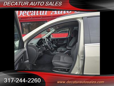 2015 Chevrolet Traverse LT   - Photo 8 - Indianapolis, IN 46221